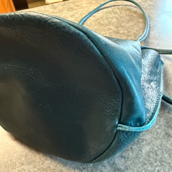 Portland Leather Goods Classic Devan in Lagoon EUC - Picture 6 of 10